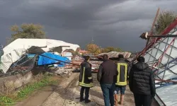Fırtına, Ahır ve Tarım Arazilerine Zarar Verdi