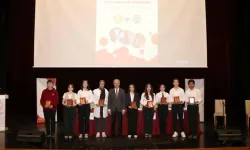 Öğrenciler panel  düzenledi