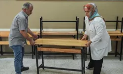 Okullarda İlk Ders Zili Öncesi Hummalı Çalışma Başladı 