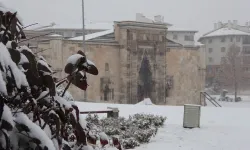 Sivas Güne Beyaz Örtüyle Uyandı