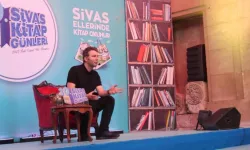 Sivas'ta Ersoy'a Yoğun İlgi 