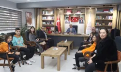 Sivaslı Öğrencilerden 'Yaşayan Cumhuriyet' Sergisi