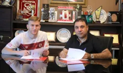 Sivasspor Burak Kapacak'ı Renklerine Bağladı 