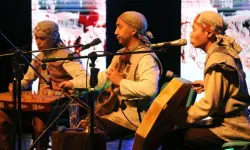 Turan Ethno Folk Ensemble Cumhuriyet'in 100. Yılında Depremzedeler İçin Sivas'ta Sahne Aldı 