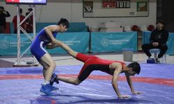 Güreşte U15 heyecanı yaşandı