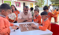 Akıncılar'da öğrenciler için dama kursu düzenlendi