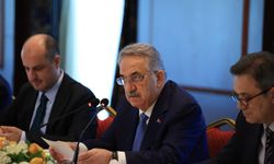 AK Parti'den yeni anayasa çalıştayı