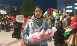 SCÜ'lü öğrencilerden bebek katili İsrail'e anlamlı protesto