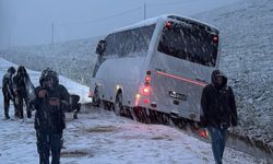 Trabzonspor taraftarlarını taşıyan otobüs yoldan çıktı
