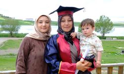 İki torunuyla diploma heyecanı yaşadı!