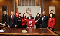 Kadın Sporculardan Vali Şimşek’e Ziyaret