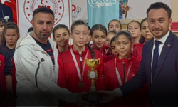 Sivas'ta 30 Öğrencili Köy Okulu, Futsalda Türkiye Dördüncüsü Oldu!