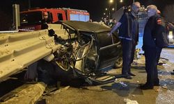 Sivas’ta feci kaza: Otomobil bariyere ok gibi saplandı