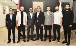 Mecnun Otyakmaz Sivas'ta Yönetimi Topladı!