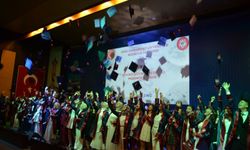 Geleceğin eczacıları SCÜ'den mezun oldu