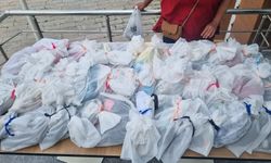Şarkışla'da ihtiyaç sahibi çocuklara bayram öncesi giysi yardımı