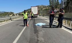 Sivas'ta tırın çarptığı 2 yayadan biri öldü!