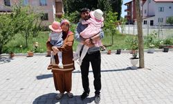 Kızlarını evlendirip  2 kardeşe koruyucu aile oldular