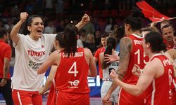A milliler çeyrek finalde