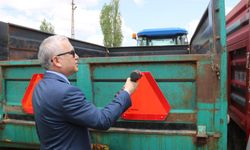Sivas'ta artan kazaları önlemek için reflektör dağıtıldı