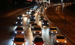 43 ilin geçiş güzergahında trafik yoğunluğu!
