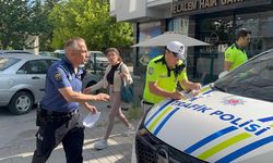 Alkollü kadın sürücü tatlıcı dükkânına daldı