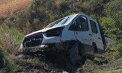 Sivas yolunda kamyonet kontrolden çıktı: 2 yaralı