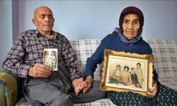 Görme yetisini kaybeden 77 yıllık eşine "ışık" oluyor