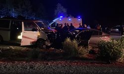 Sivas'ta ters şeride giren minibüs kaza yaptı! 8 Yaralı