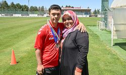 Down sendromlu milli futbolcu gurur kaynağı oldu