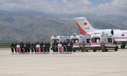 Şehit 6 asker için Hakkari'de tören düzenlendi