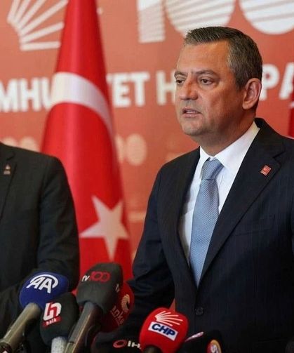 Özgür Özel, Ümit Özdağ'la görüştü