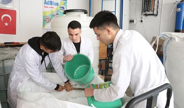 Bu lise temizlik malzemesi üretip, 4 milyon ciro elde ediyor
