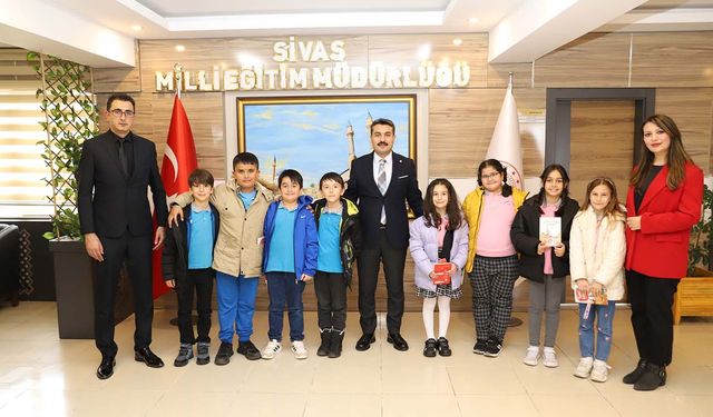 Öğrenciler şiir kitabı çıkardı