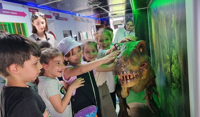 Mobil Bilim Merkezi  Sivas'ta bilim yolculuğuna çıkaracak