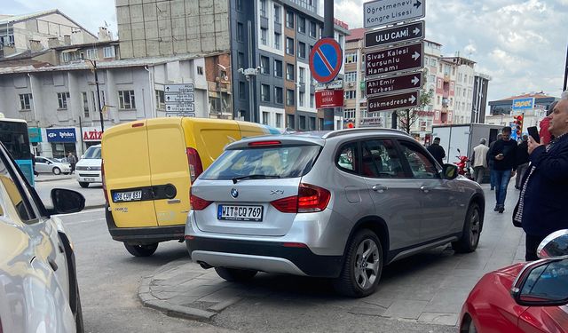 Gurbetçinin araç parkı tepki topladı! Almanya’da da böyle mi park ediyorsunuz?