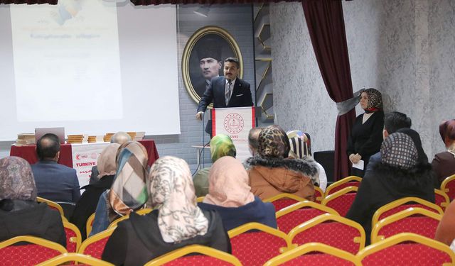 Fatih Erdoğan velilere "Maarif Modeli"ni anlattı