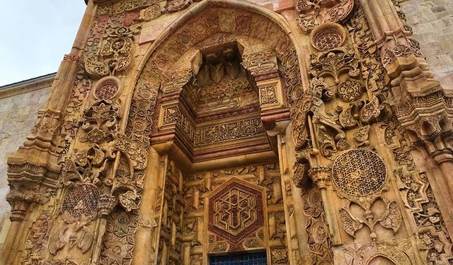 Divriği Ulu Camii ve Darüşşifası için tarihi adım
