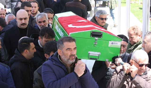 Sivas'ta hayatını kaybeden okul müdürü  son yolcuğuna uğurlandı
