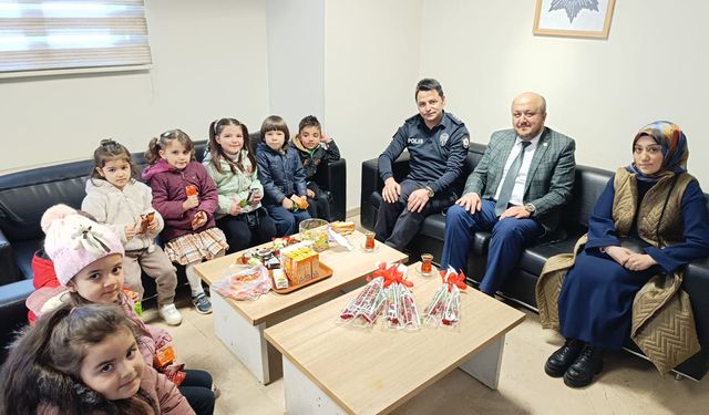 Ulaş'ta öğrenciler polis merkezini ziyaret etti