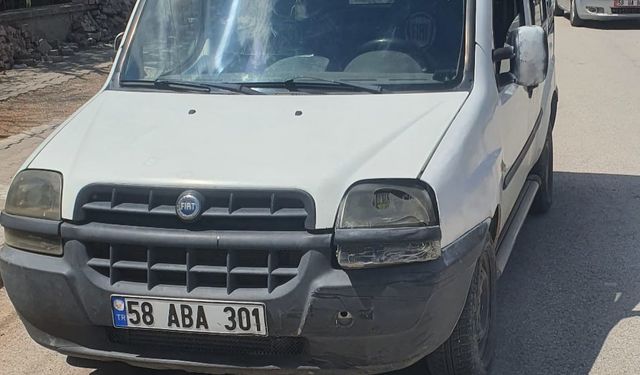 Şarkışla'da trafik kazasında 2 kişi yaralandı