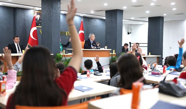 Belediye meclis üyeleri çocuklar oldu