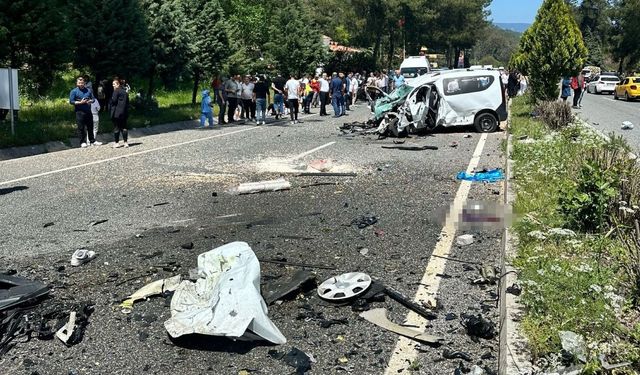 Karayolu savaş alanına döndü: 1 ölü, 4 yaralı