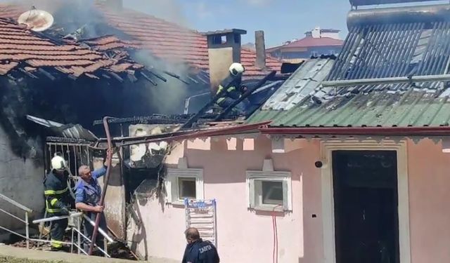 Sivas'ta müstakil evde yangın çıktı!