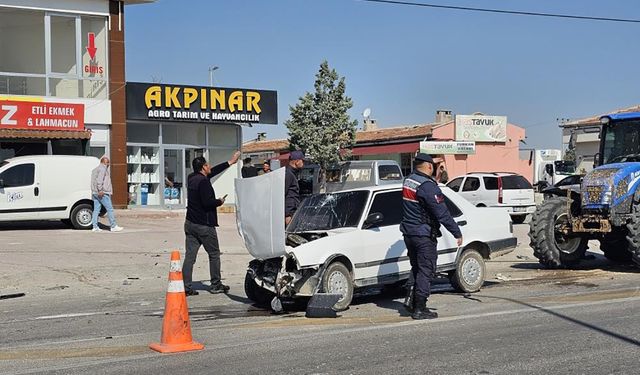 Ehliyetsiz sürücü kaza yaptı