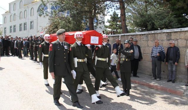 Kıbrıs Gazisi Sivas'ta son yolculuğuna uğurlandı