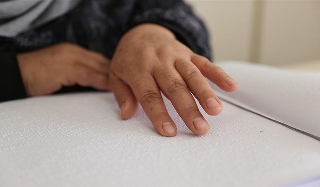 Görme engelli kadınlar, Kur'an-ı Kerim'i parmak uçlarıyla öğreniyor