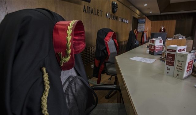 Ehliyet sınavında kopya çeken kadına hapis şoku!