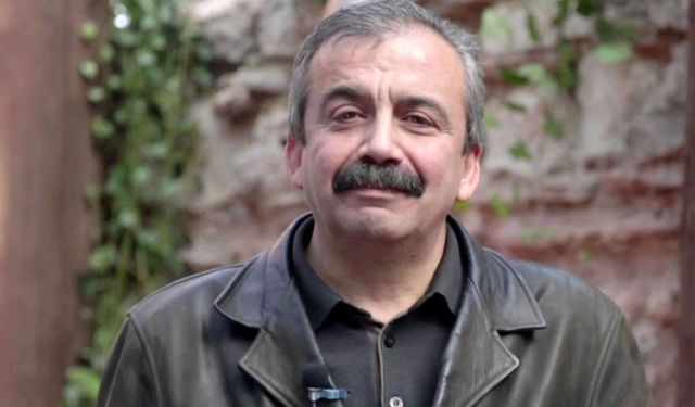 Sırrı Süreyya Önder Kimdir?
