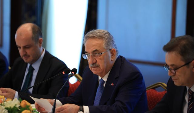 AK Parti'den yeni anayasa çalıştayı